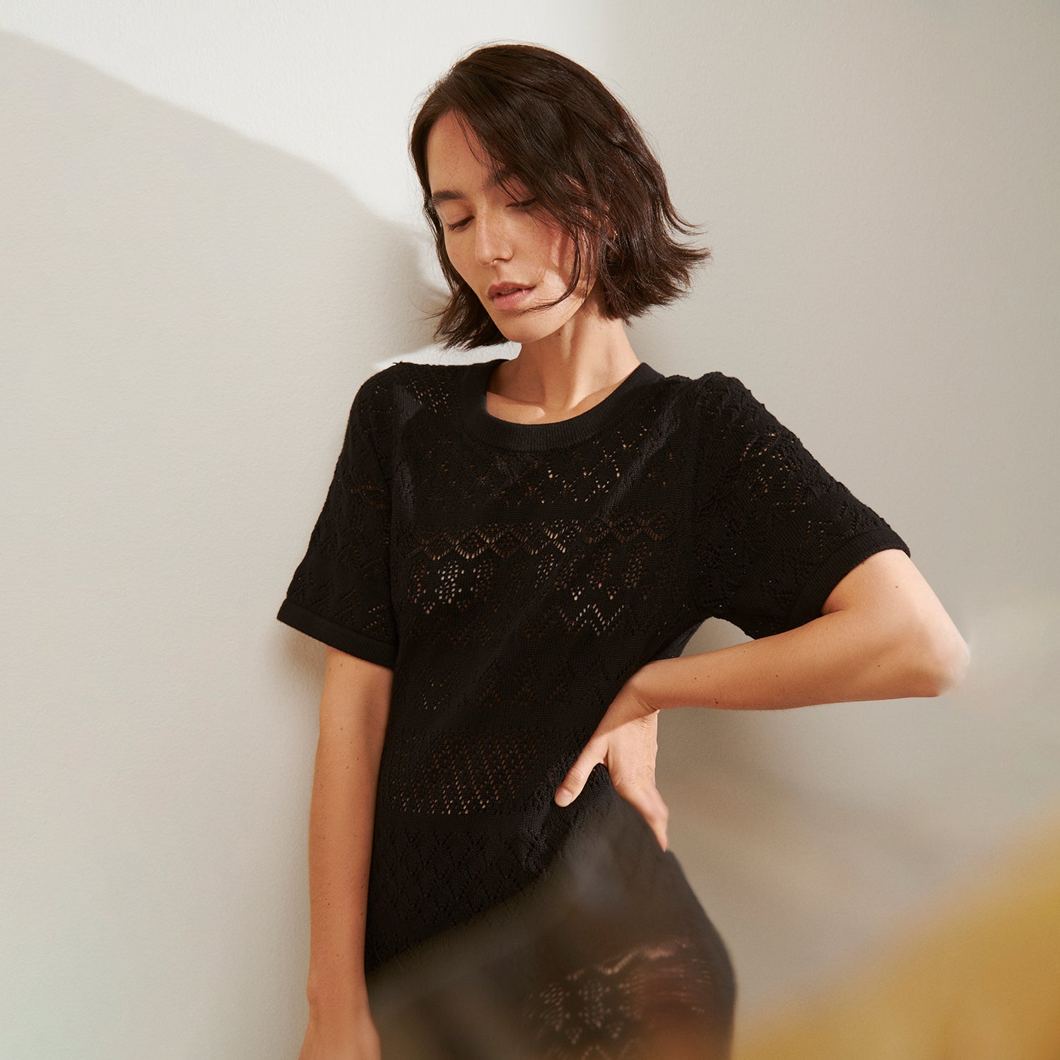 Naisten musta lyhythihainen Palermo-neulemekko