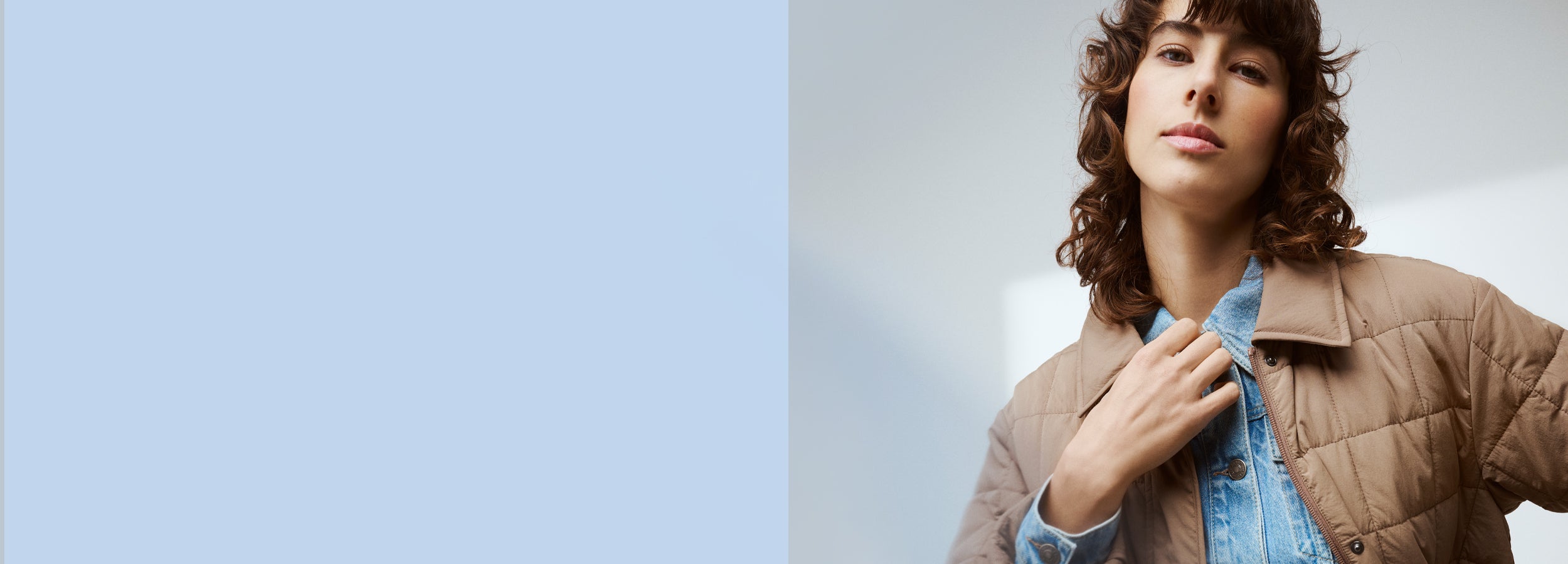 Nanson Marje tikkitakki mallin päällä farkkupaidan kanssa läheltä kuvattuna