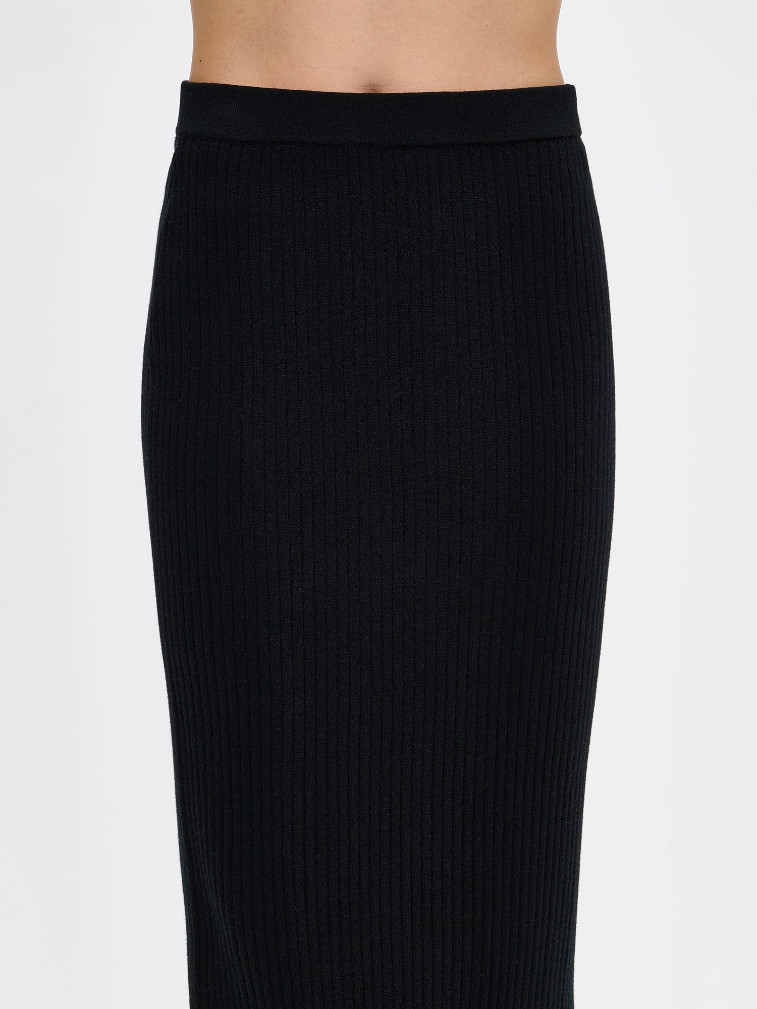 VILLIS neulehame - musta