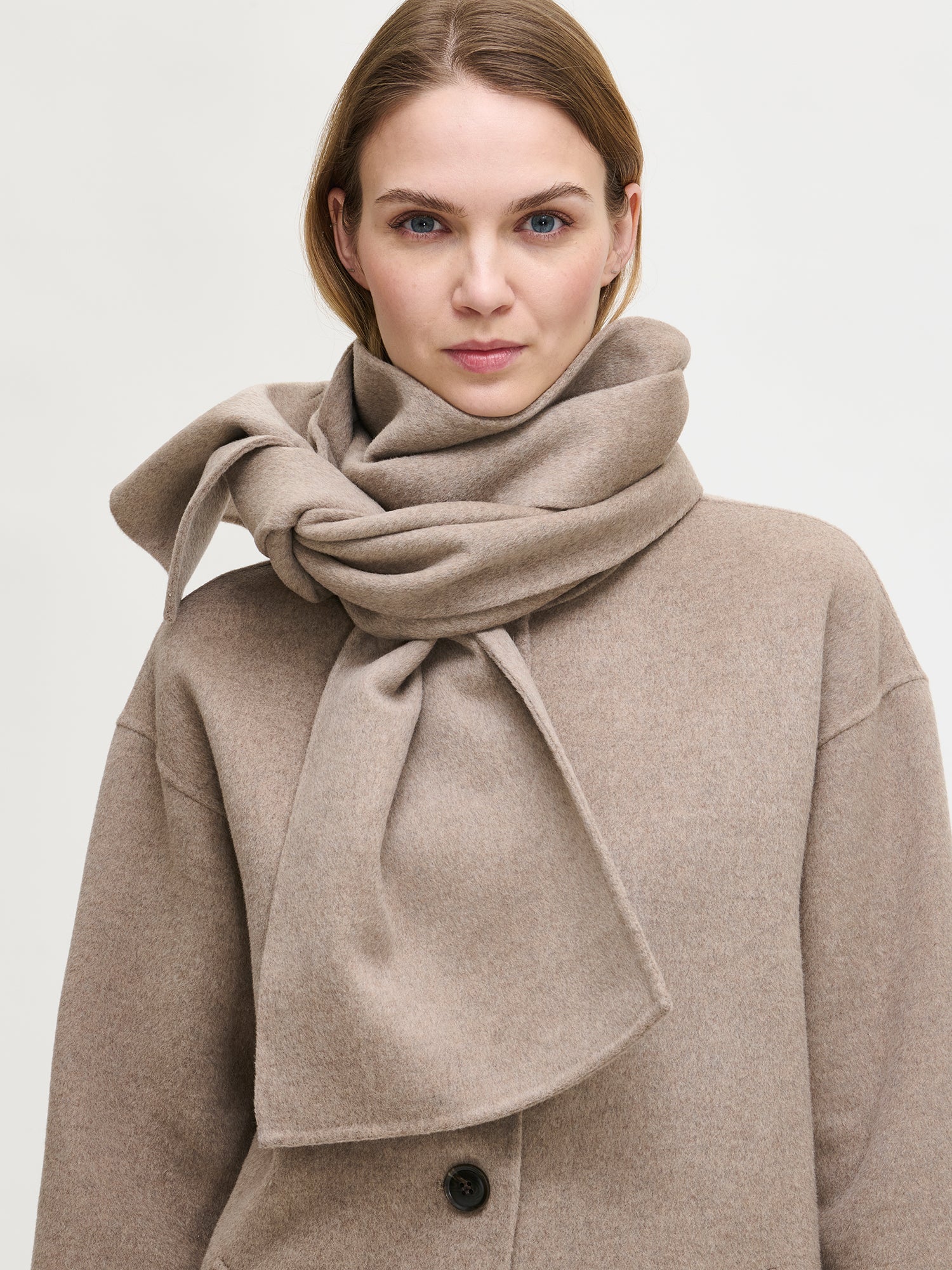 Nanson naisten ihastuttava beige Elli-villakangashuivi edestä