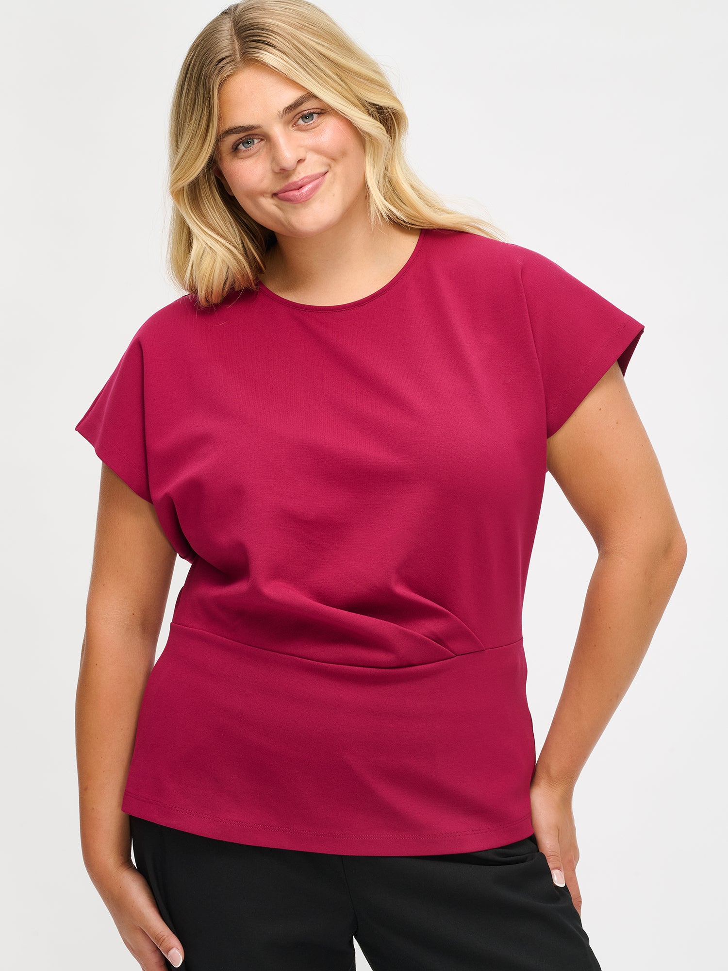 Nanson ajaton viininpunainen Elegia-paita naisille, koossa XL lähikuvassa