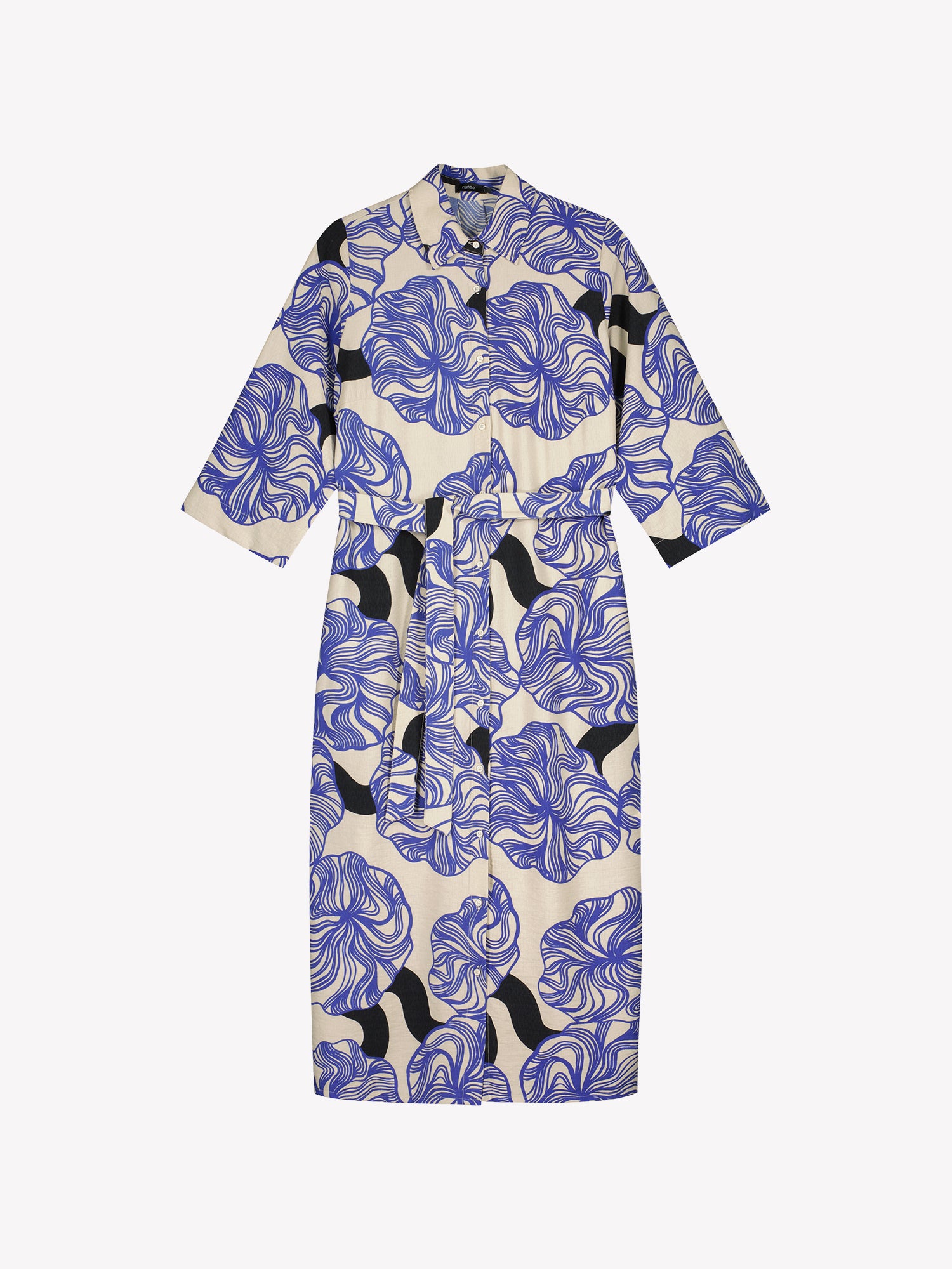 Naisten Kosmo-mekossa yhdistyy pelkistetty klassinen malli ja näyttävä sinisävyinen kuosi. Mekon istuvuus on helppo säätää sopivaksi vyöllä ja siinä on myös käytännölliset taskut. Tuotekuva edestäpäin.