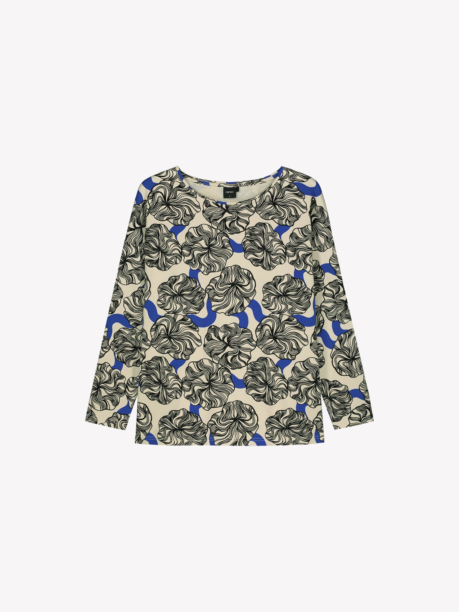 Naisten rento, kuosillinen Pieni Kosmo-pusero tyylikkäällä kuosilla ja
laatikkomaisella mallilla. Puseron olkalinja on reilusti pudotettu. Tuotekuva edestä.