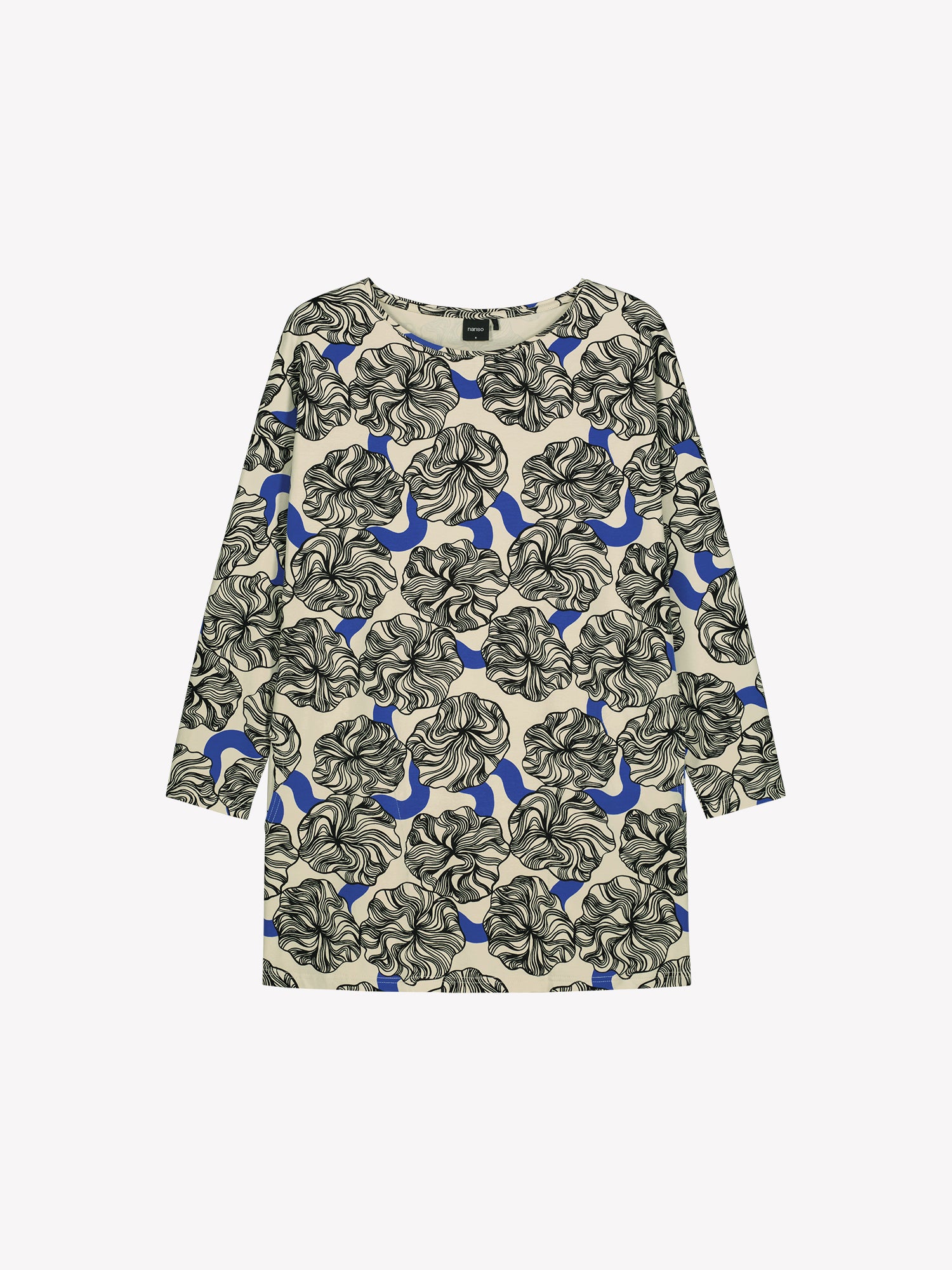 Nanson naisten kuosillinen Pieni Kosmo- tunika, jossa on pudotettu olkalinja, sivuissa taskut ja hihat ovat täyspitkät. Tuotekuva edestä.