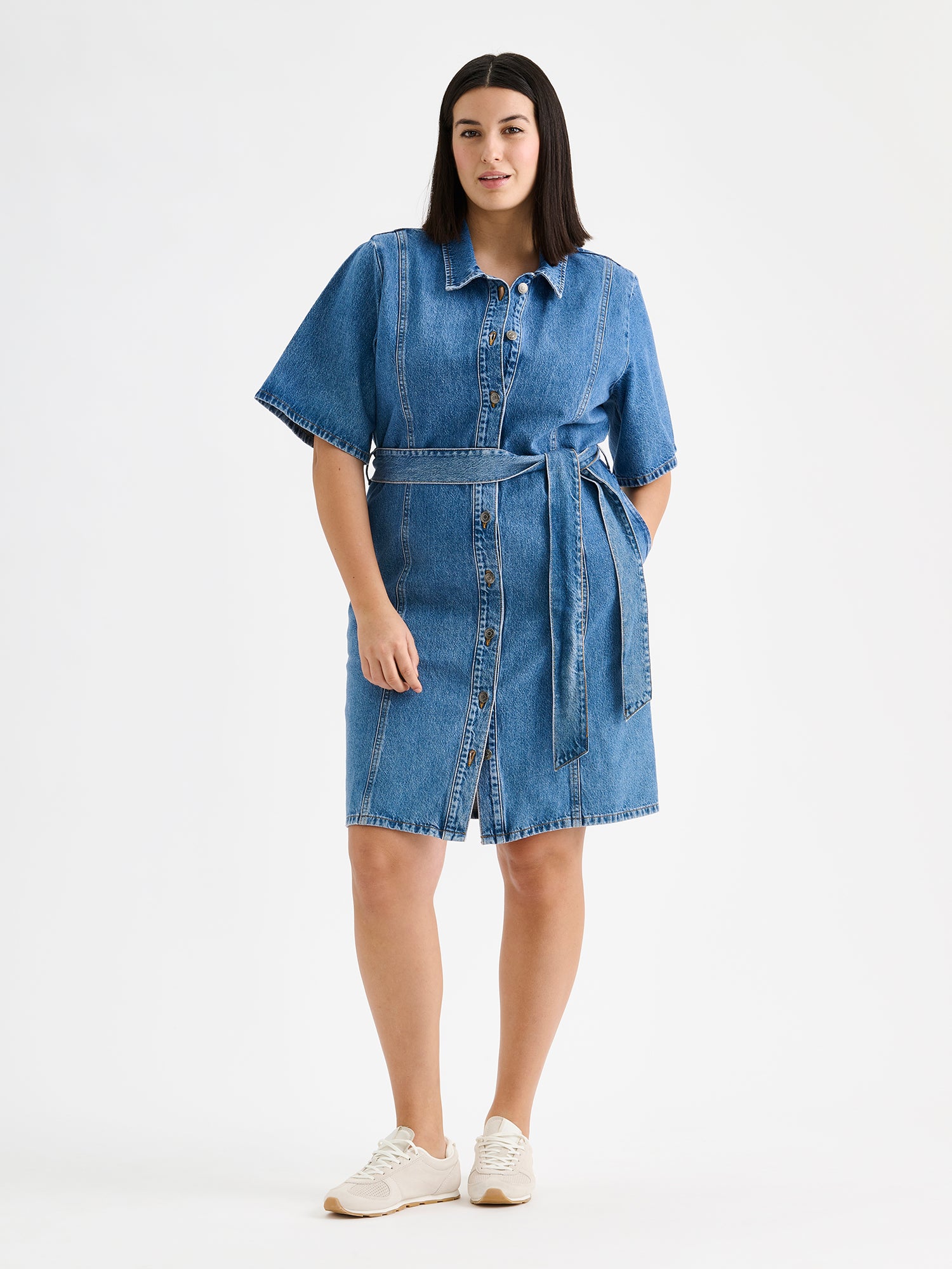 Nanson Doris -farkkumekko mallin päällä