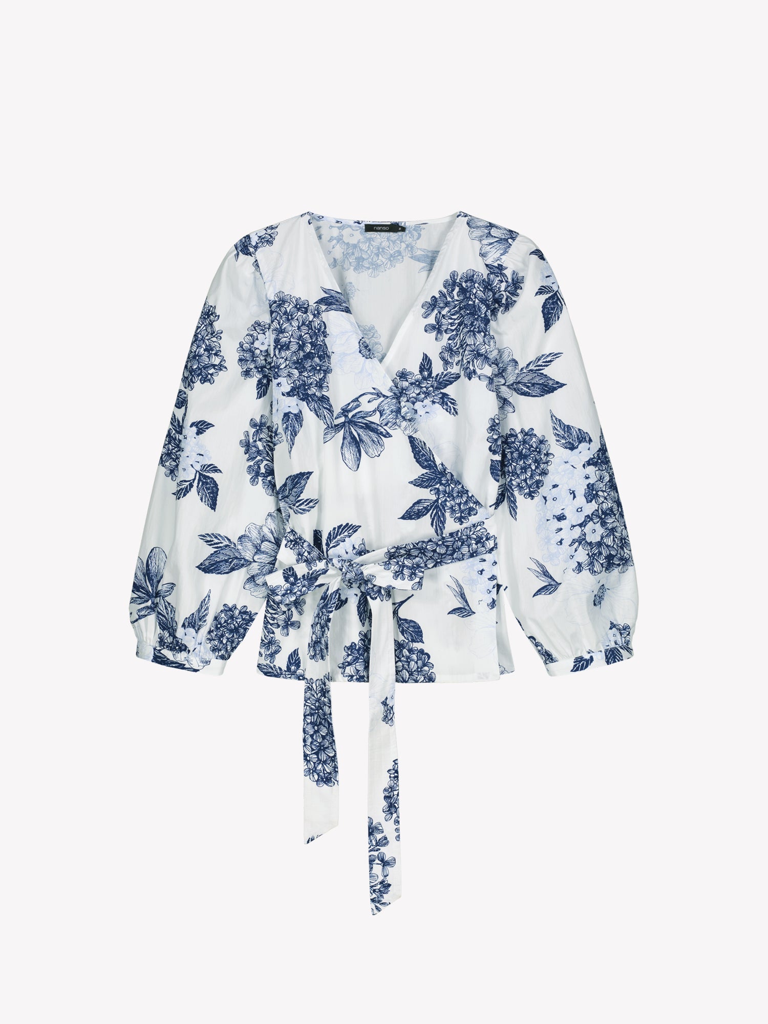 Naisten hurmaava kuosillinen sinivalkoinen Palatsi-kietaisupusero tuotekuvassa.