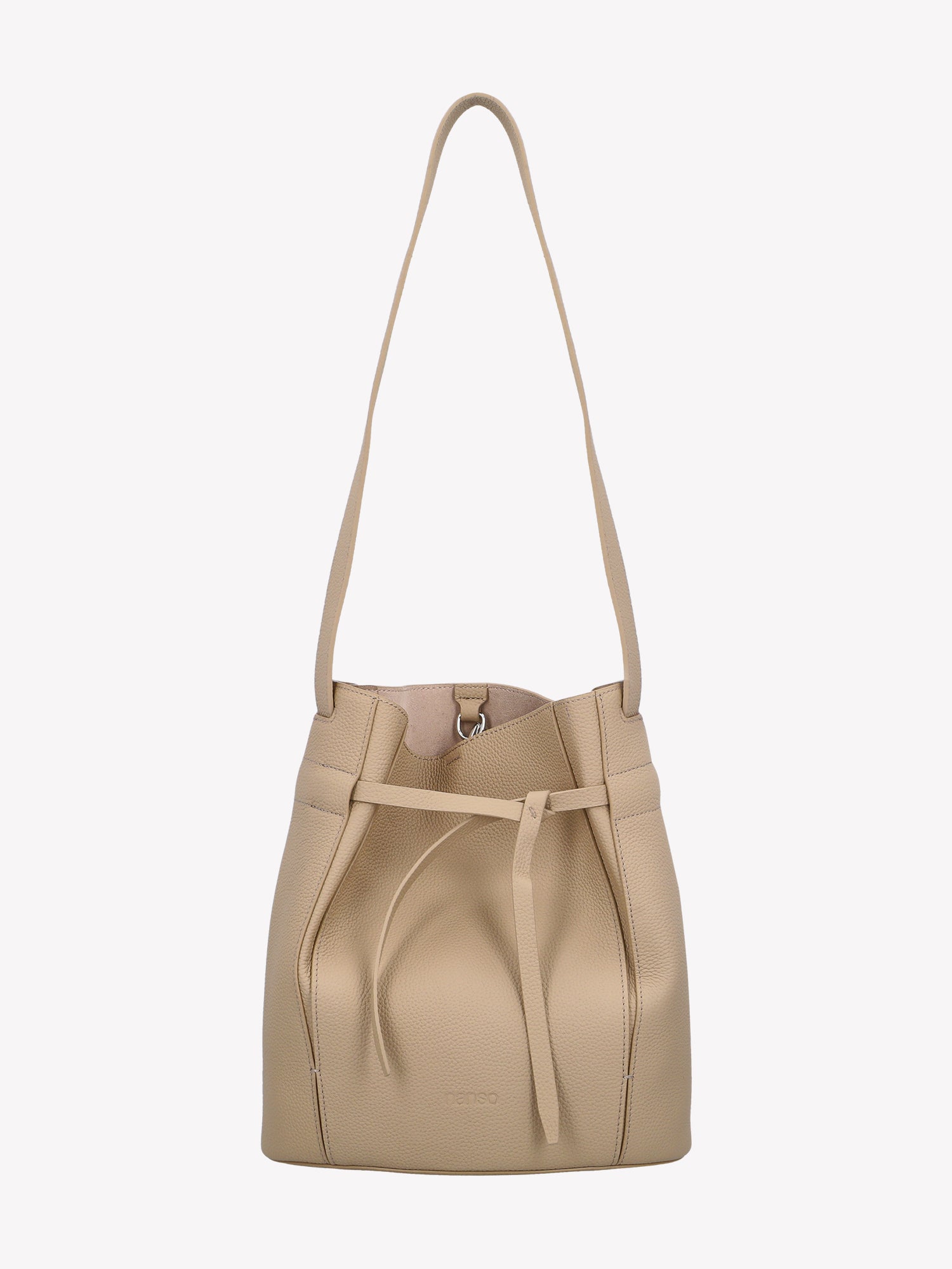 Nanson tyylikäs vaalean beige Naru Bucket- nahkalaukku tuotekuvassa edestä päin kuvattuna.