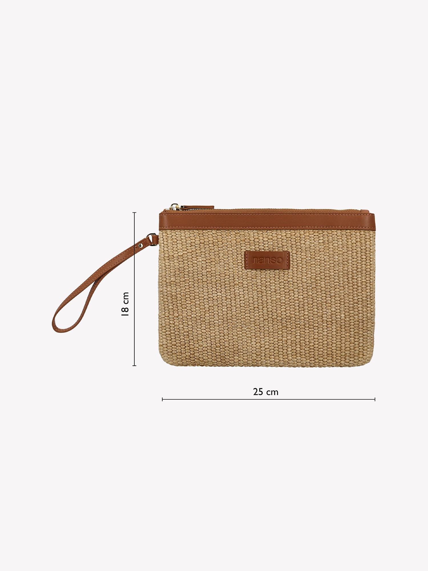 Nanson koripunos -tyylinen Mini Kori clutch -laukku tuotekuvassa, jossa mitat: korkeus 18cm ja leveys 25cm.