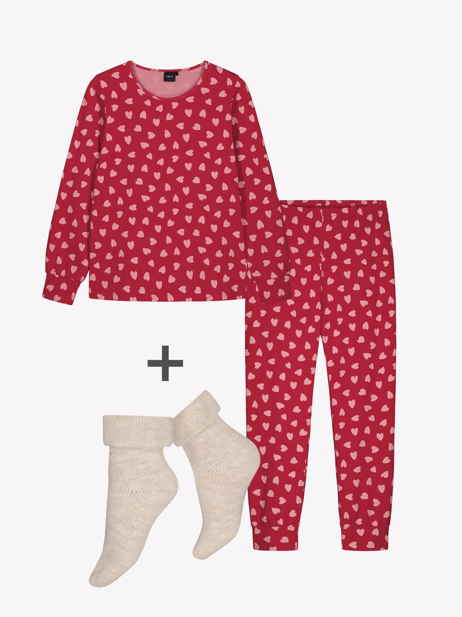 AMOR joululahjasetti sisältää ihanan Amor pyjaman ja Voguen alpakkavillasekoitteiset pehmosukat - suloinen pehmeä paketti joululahjaksi.