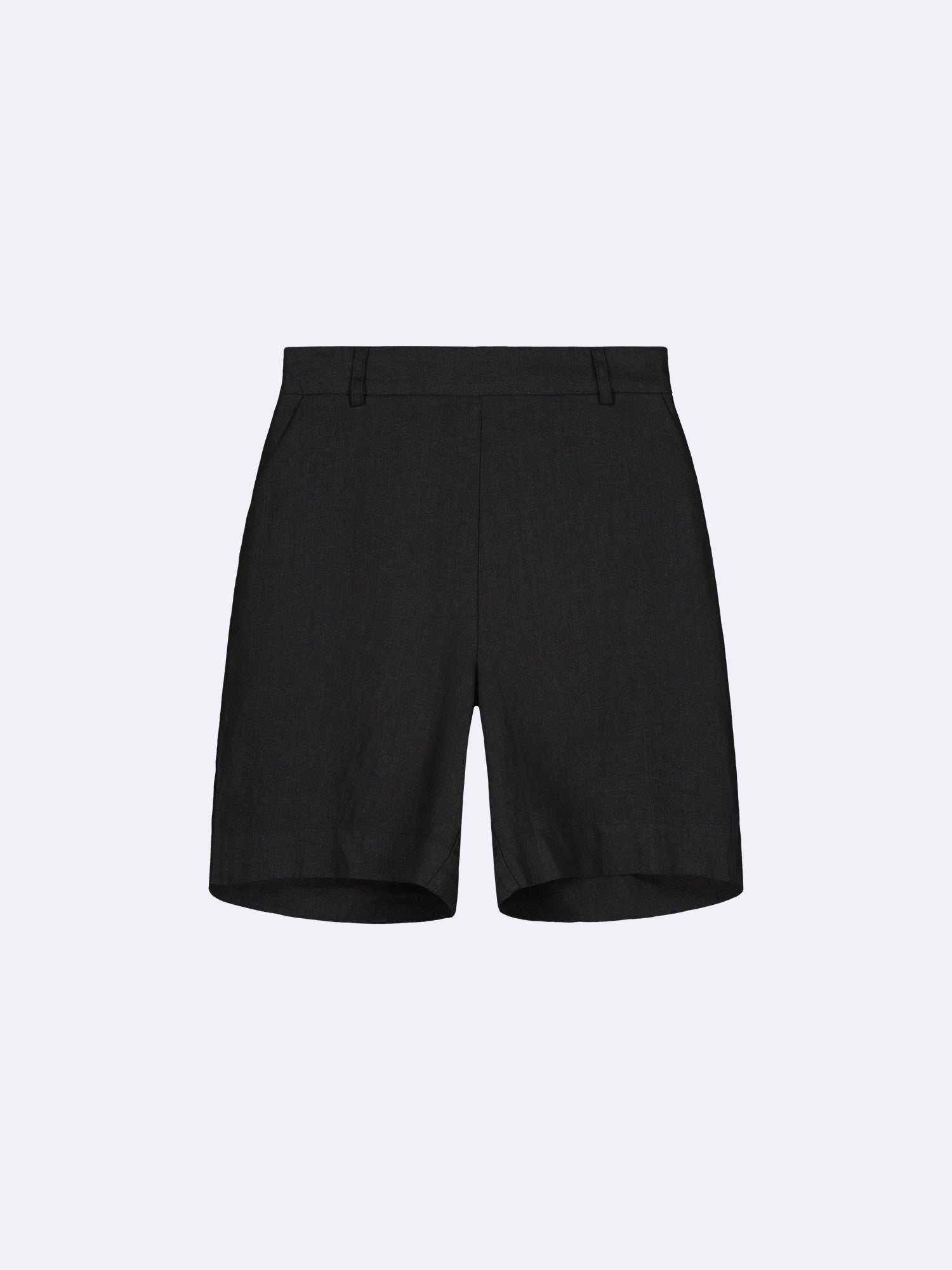 Nanson naisten klassiset mustat Liine-pellavashortsit edestä.