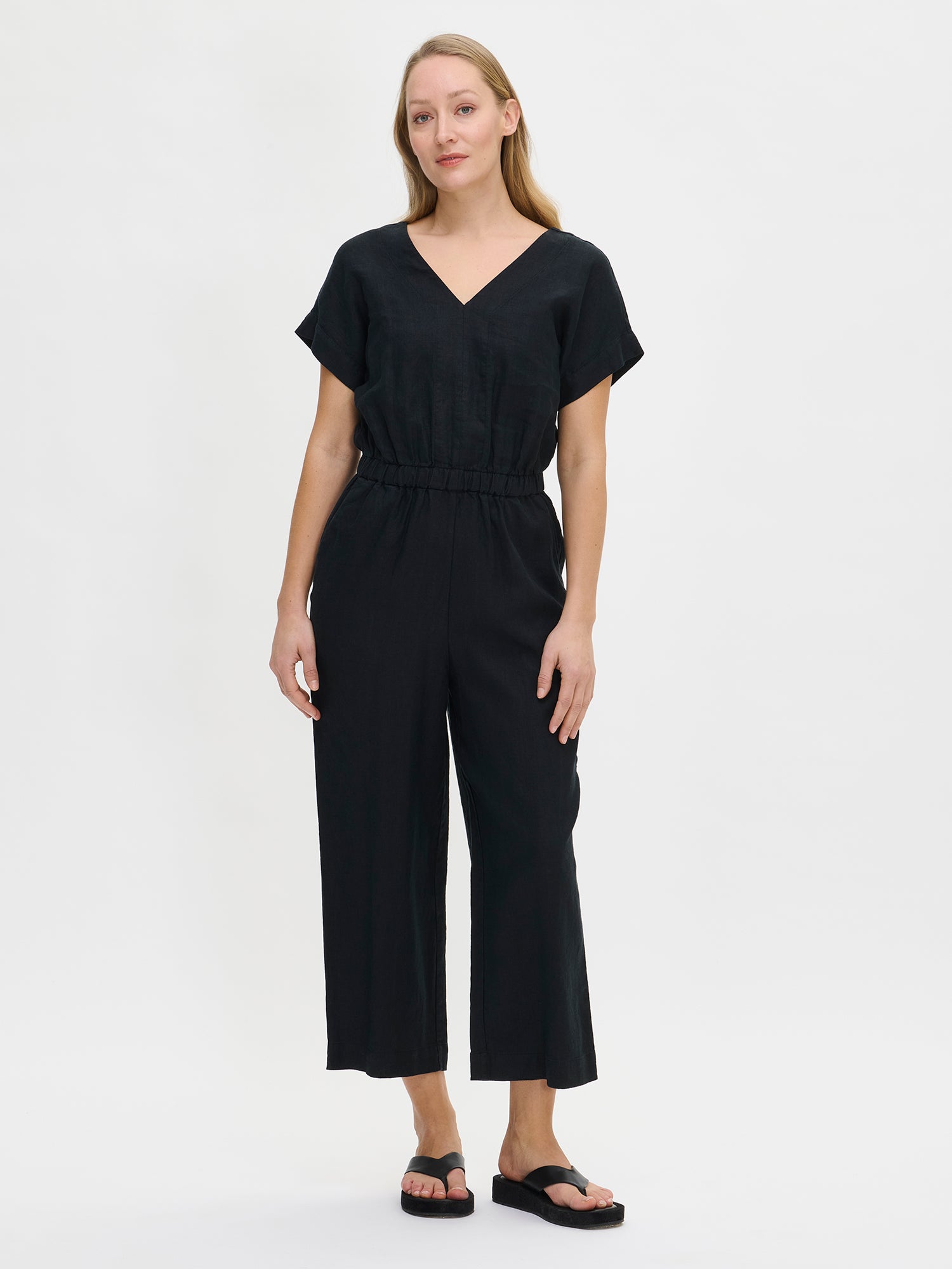 Nanson naisten kaunis musta Saari-haalari koossa 36 edestä