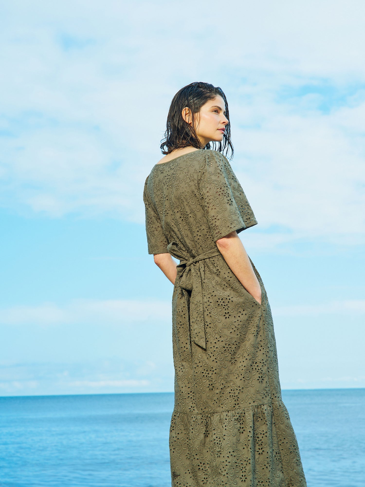 ODETTE kirjailtu pitkä mekko - oliivinvihreä