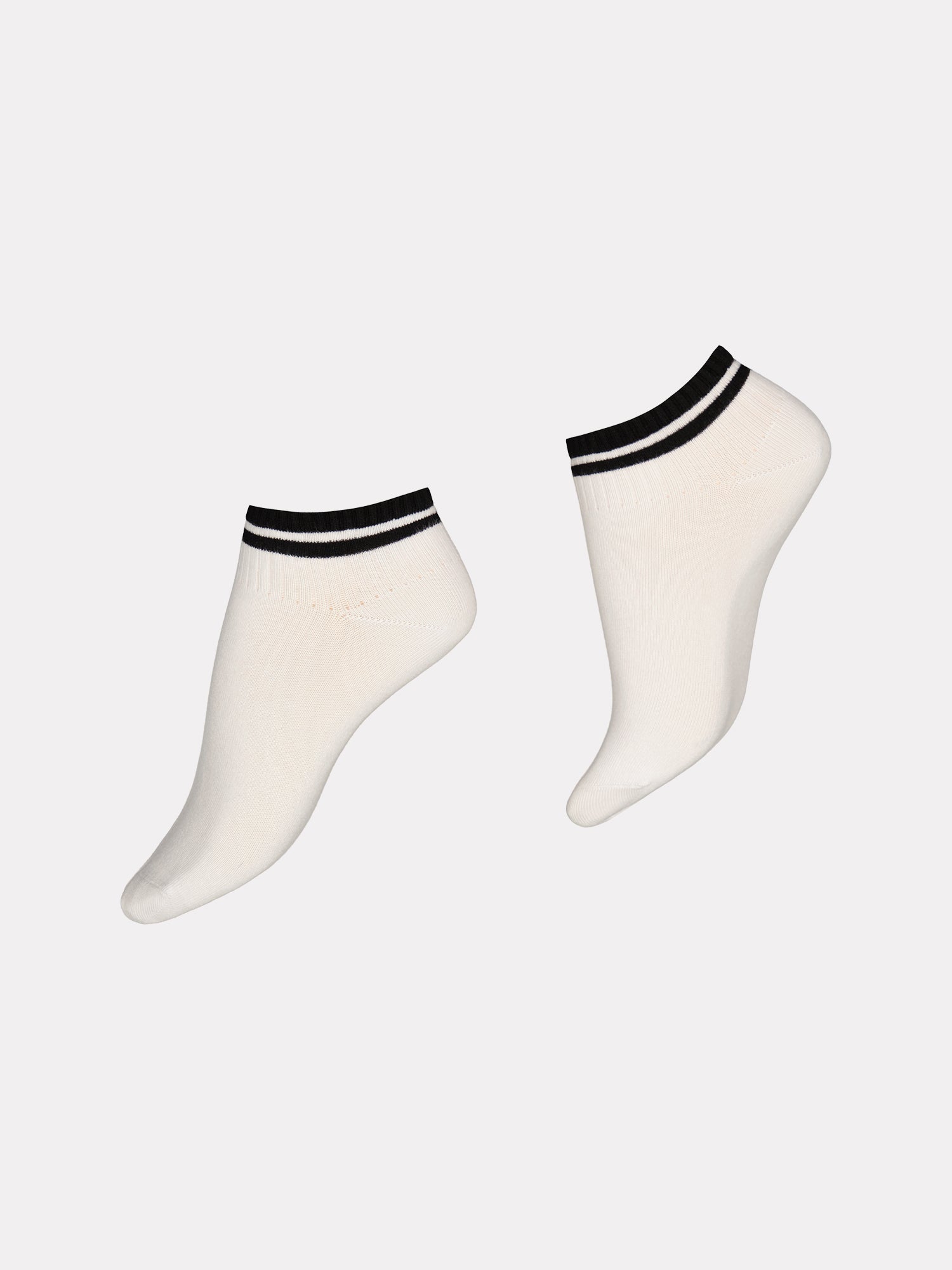 Voguen valkoiset matalavartiset sukat pehmeästä lyocell-materiaalista. 