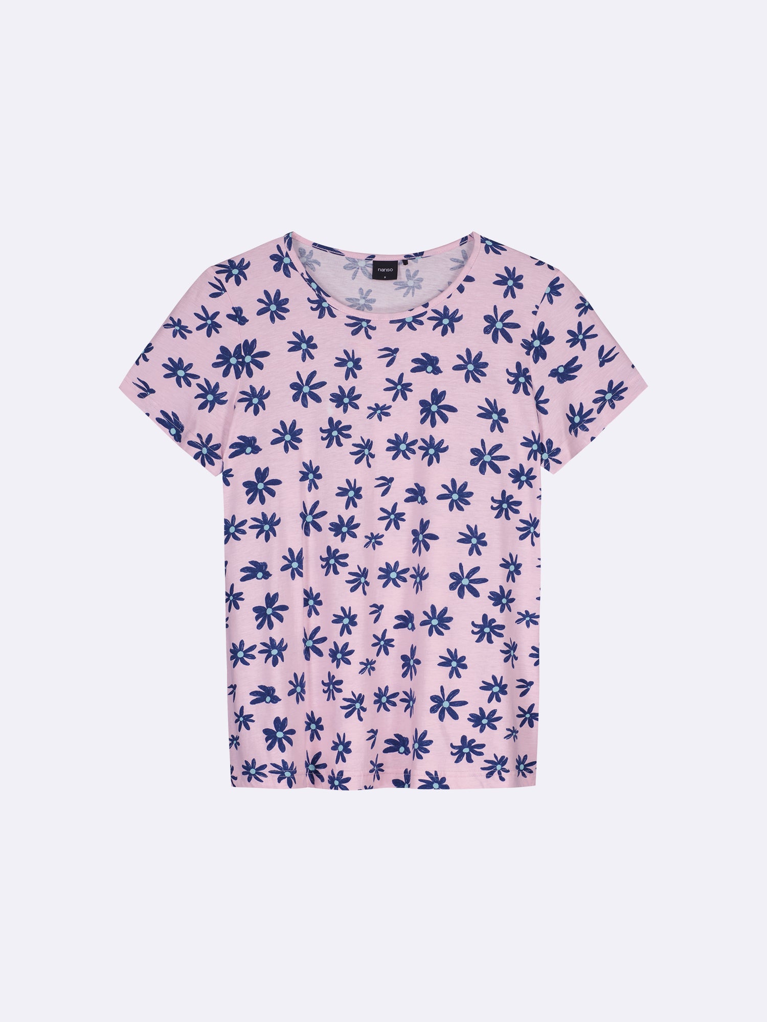 Nanson naisten kuosillisen vaaleanpunaisen Marketta-pyjaman pusero lyhyillä hihoilla tuotekuvassa.