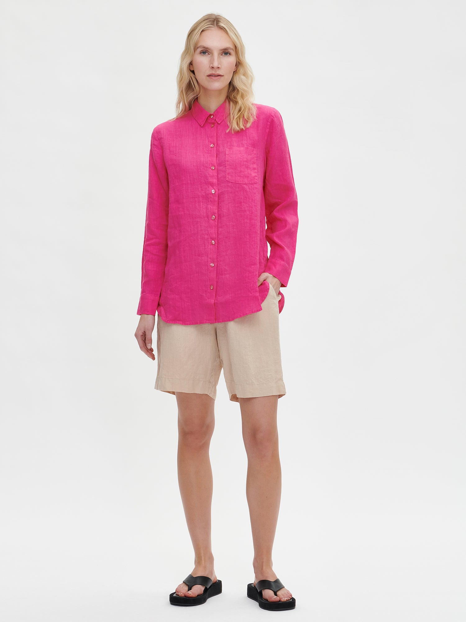 Nanson naisten rento pinkki Pellava-paitapusero shortsien kanssa