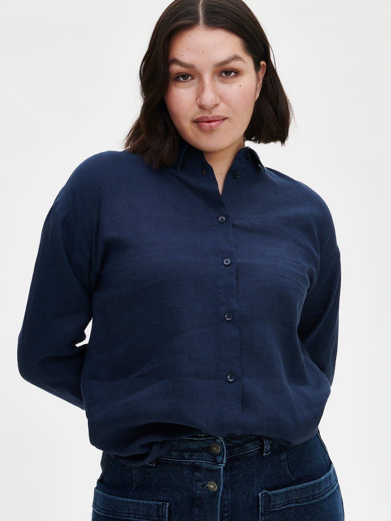 Nanson naisten tummansininen Pellava-paitapusero.