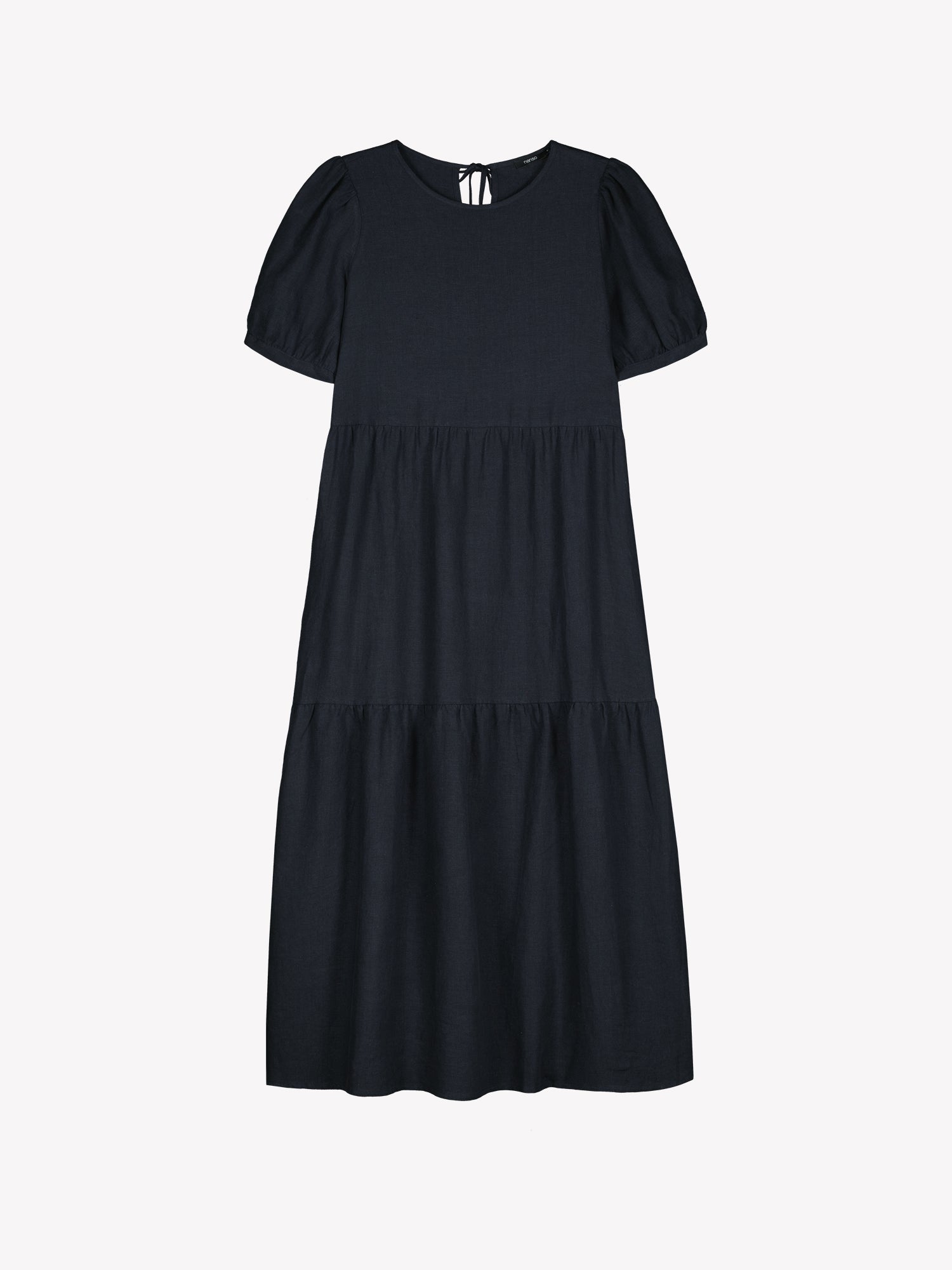 Naisten kaunis tummansininen Sarastus-pellavamekko volyymisilla frillakerroksilla ja lyhyillä puhvihihoilla tuotekuvassa.