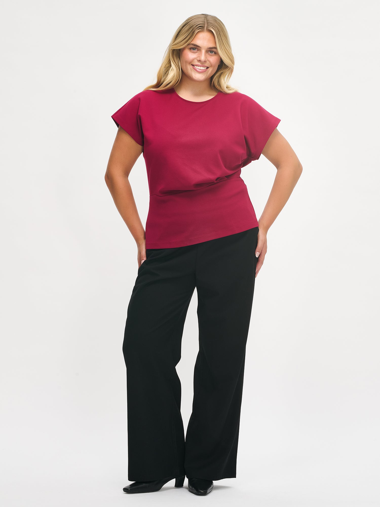 Nanson ajaton viininpunainen Elegia-paita naisille, koossa XL edestä