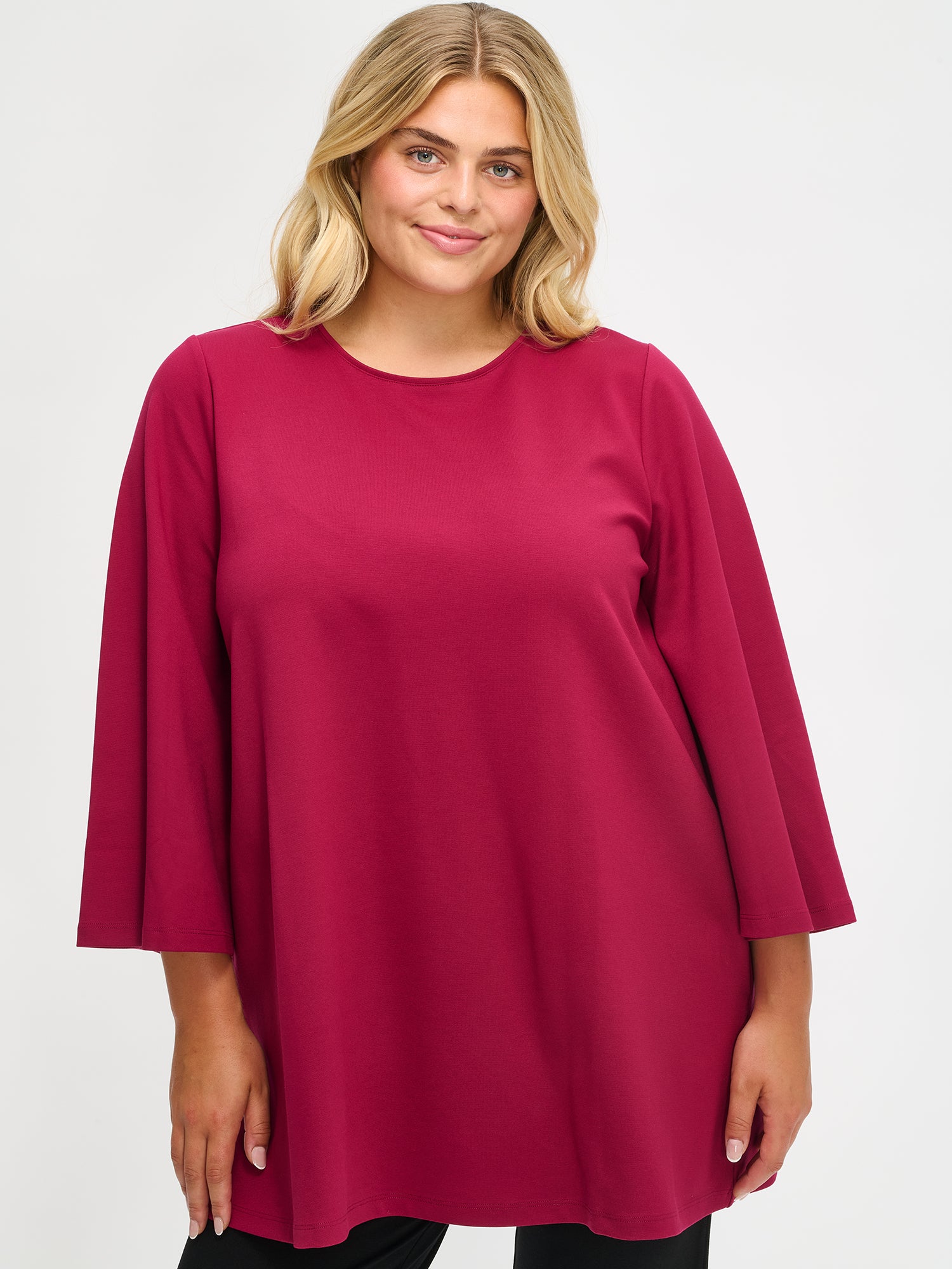 Nanson ajaton viininpunainen Elegia-tunika naisille edestä lähikuvassa XL