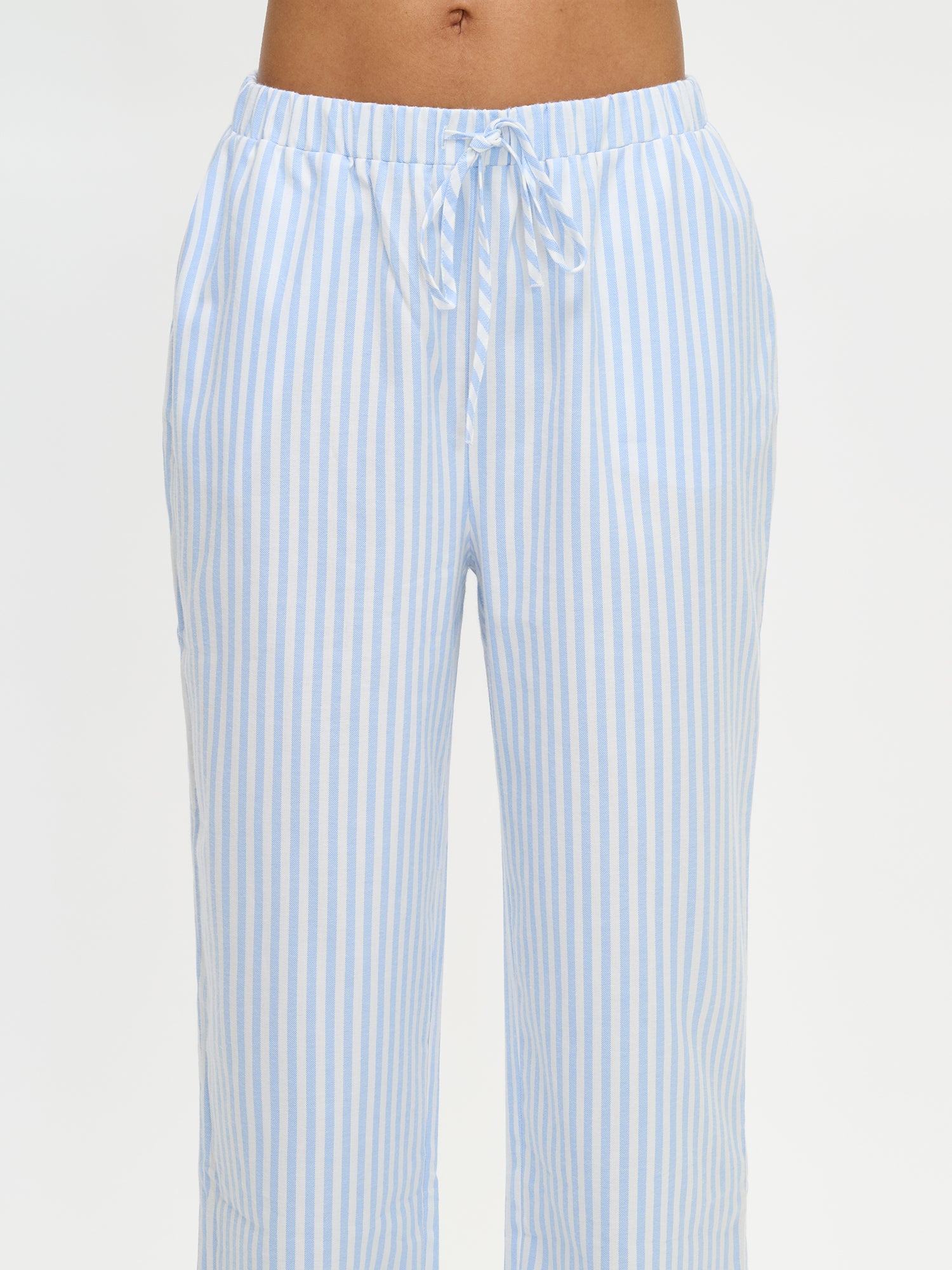 Naisten raidallinen sininen Polka-pyjamasetti, kuva 3