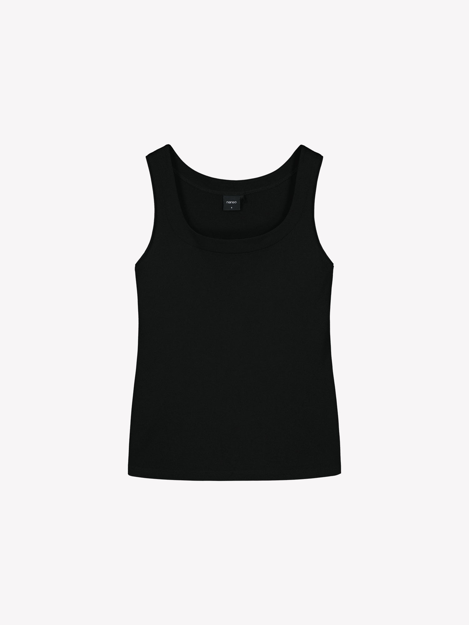 Nanson naisten musta Aida-toppi tuotekuvassa.