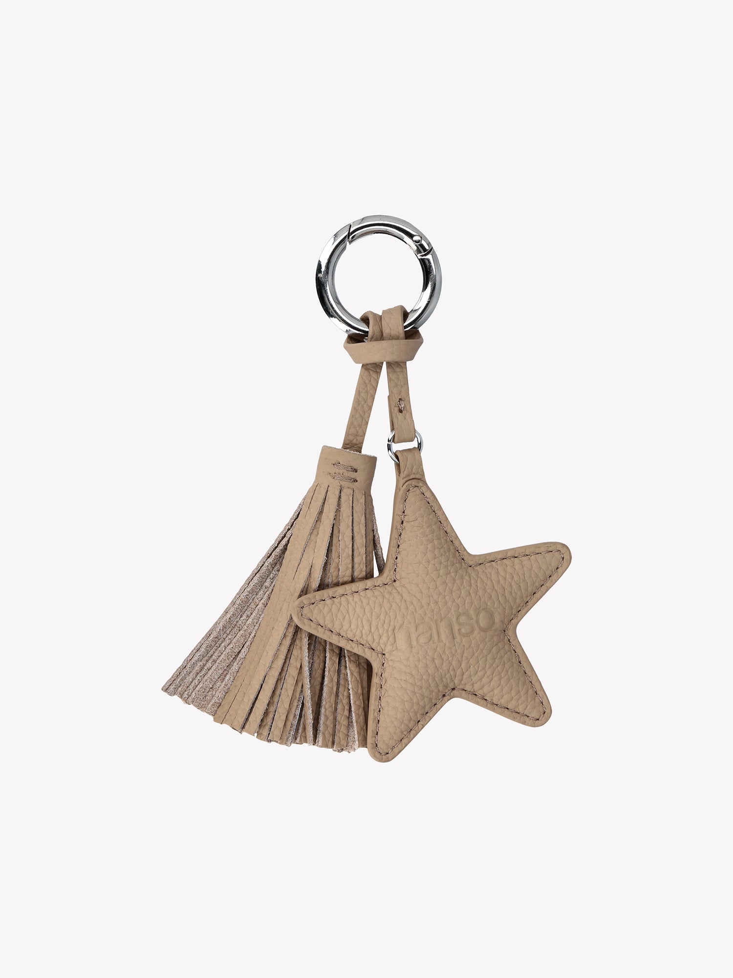 Tuotannon ylijäämänahasta valmistettu ihana vaalean beige TUPSU laukkukoriste, joka toimii sekä avaimenperänä että laukkukoristeena. 