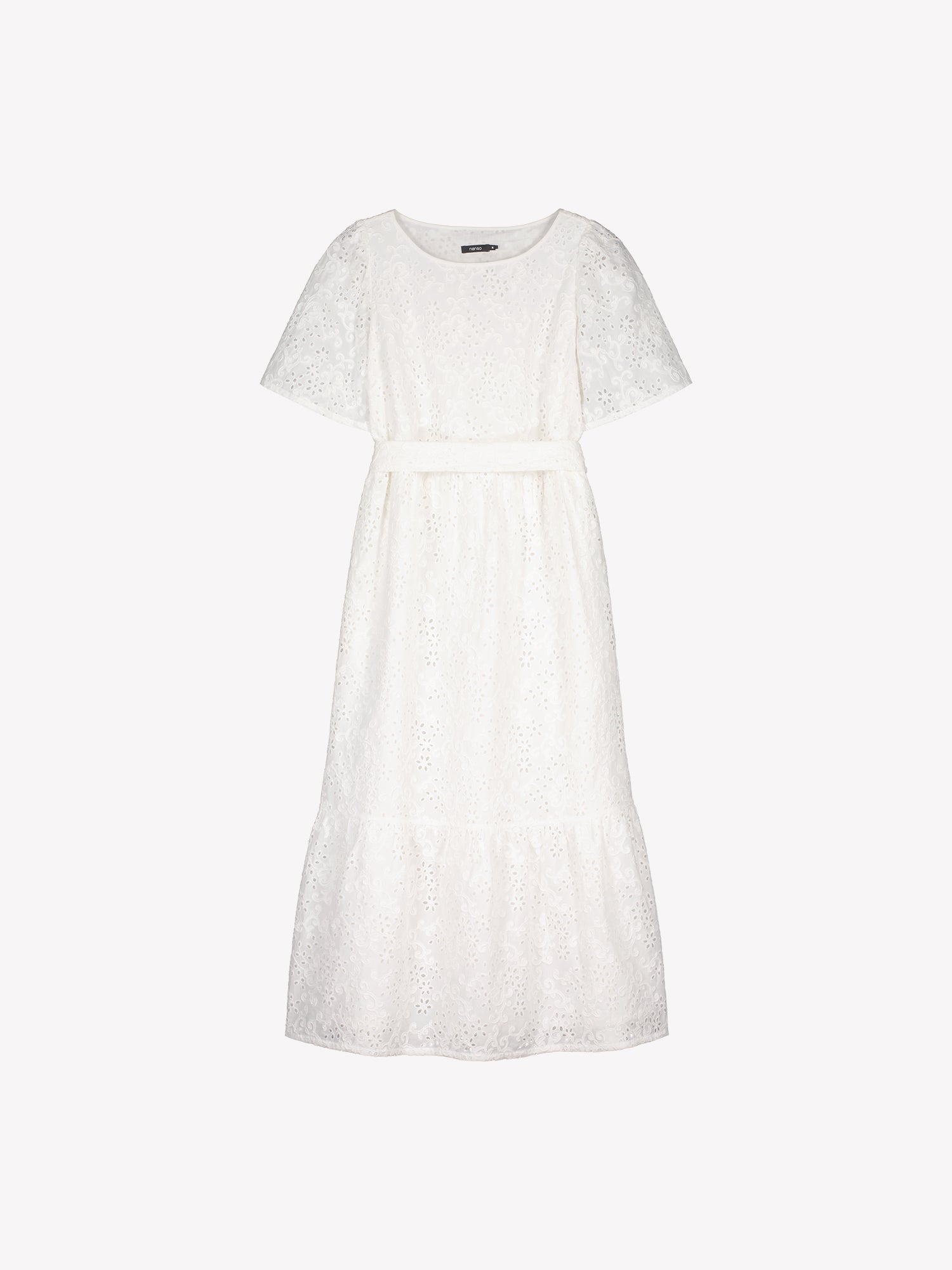 Nanson naisten kaunis pitkä luonnonvalkoinen Odette-mekko pitsimäisestä Broderie anglaise -tyyppisestä puuvillakankaasta tuotekuvassa.