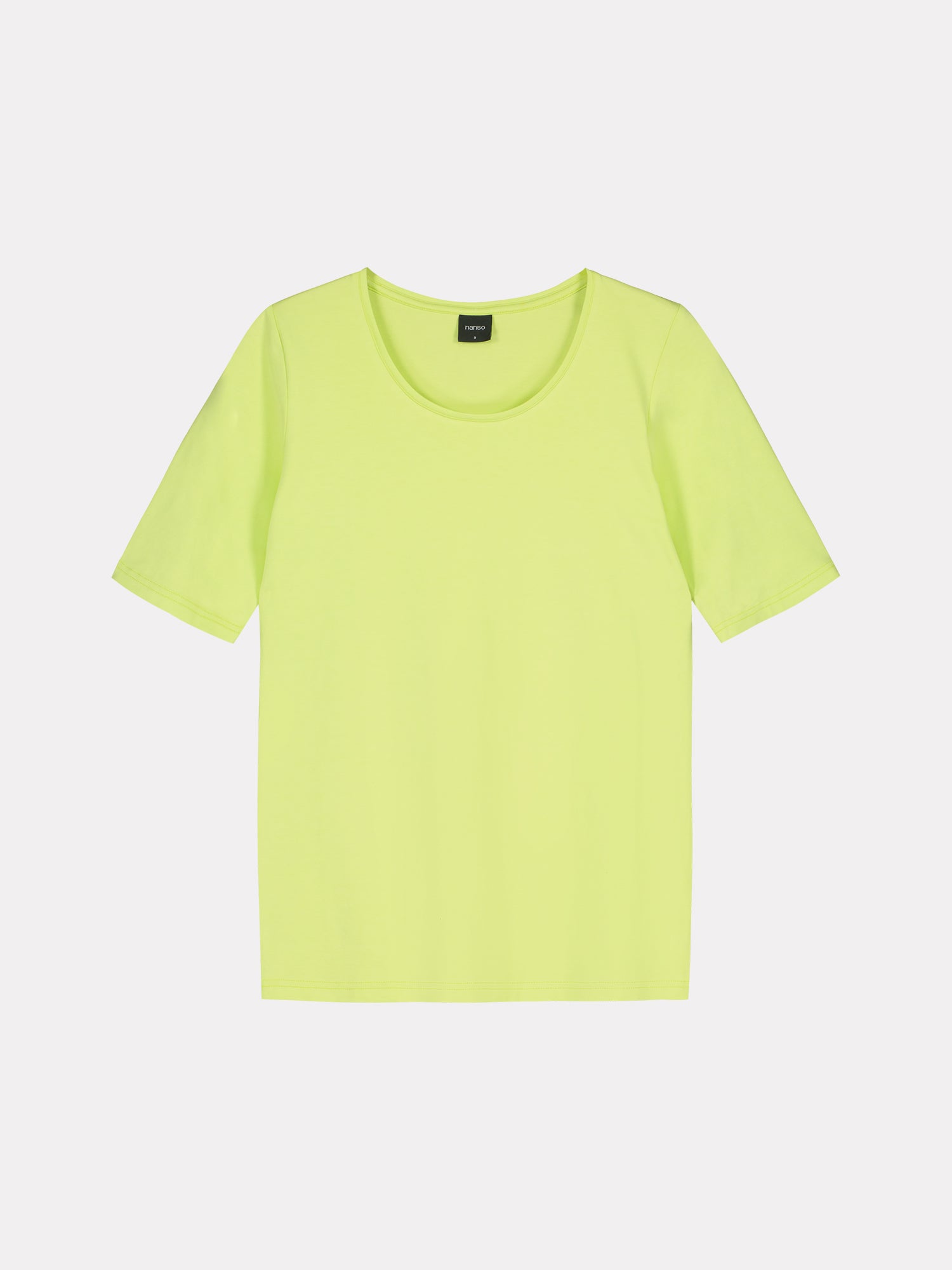 Nanson naisten klassinen, limenvihreän värinen Basic t-paita pyöreällä pääntiellä tuotekuvassa