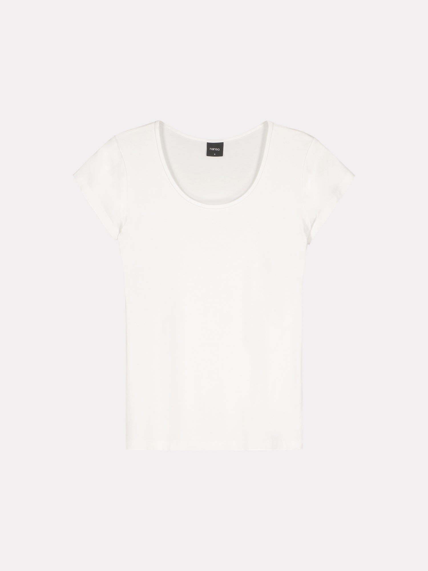 Naisten yksivärinen valkoinen Viskoosi Basic t-paita pyöreällä pääntiellä.