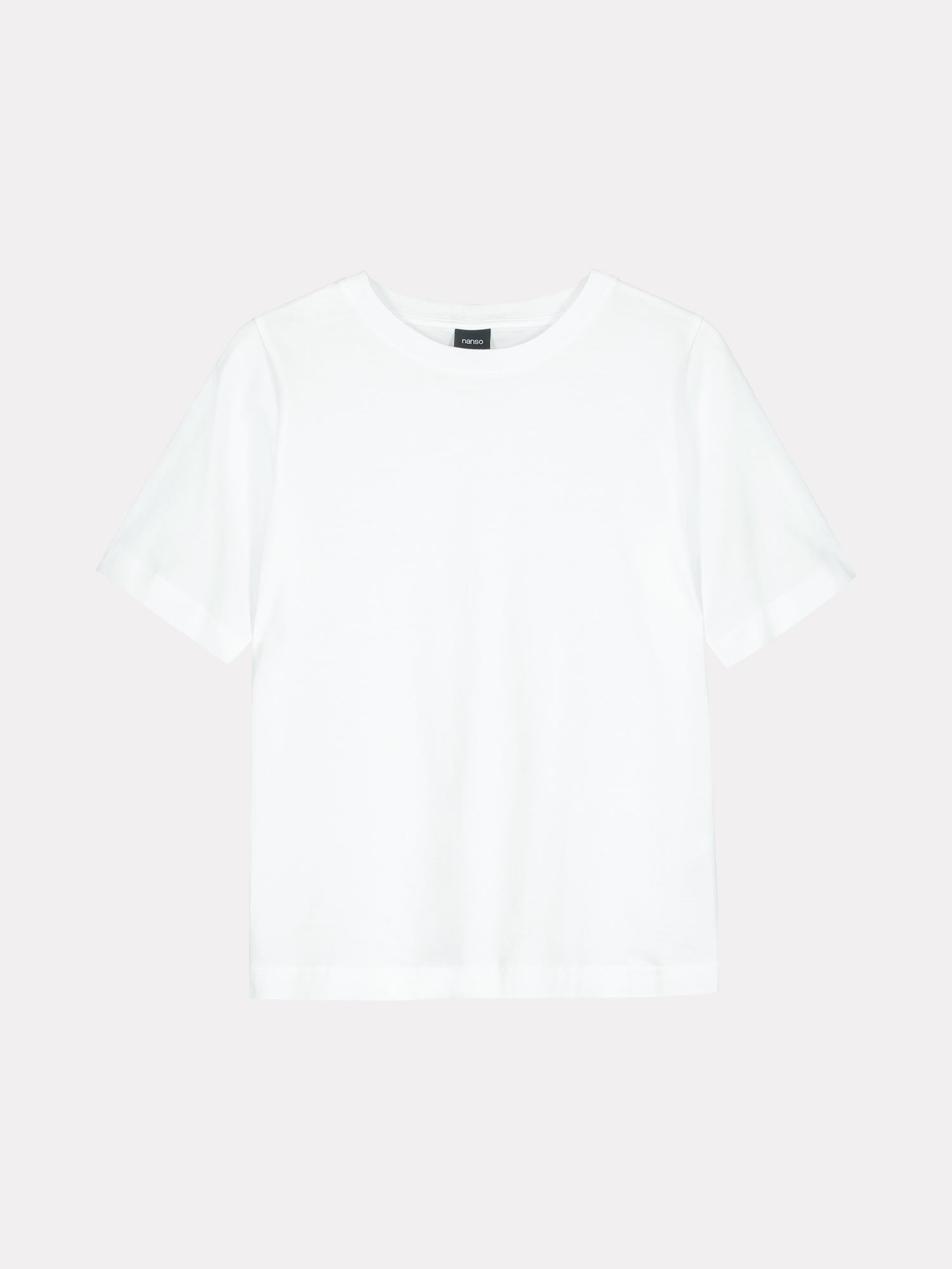 Naisten laadukas valkoinen Normi-t-paita.