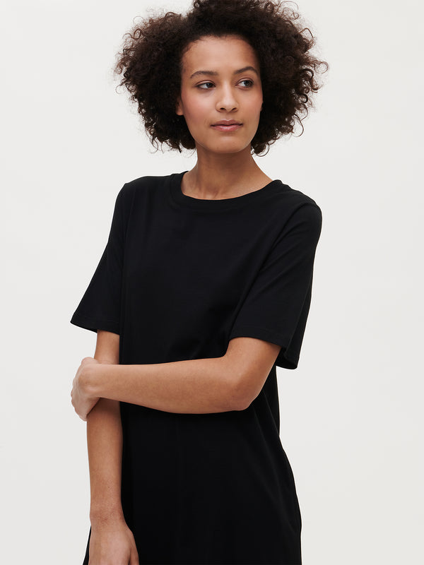 Nanson naisten ylellinen musta Edit-mekko. 